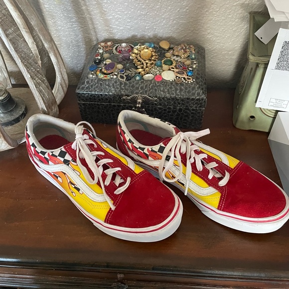 Vans Old Skool Red checkerboard flame Size 7 - Picture 2 of 8